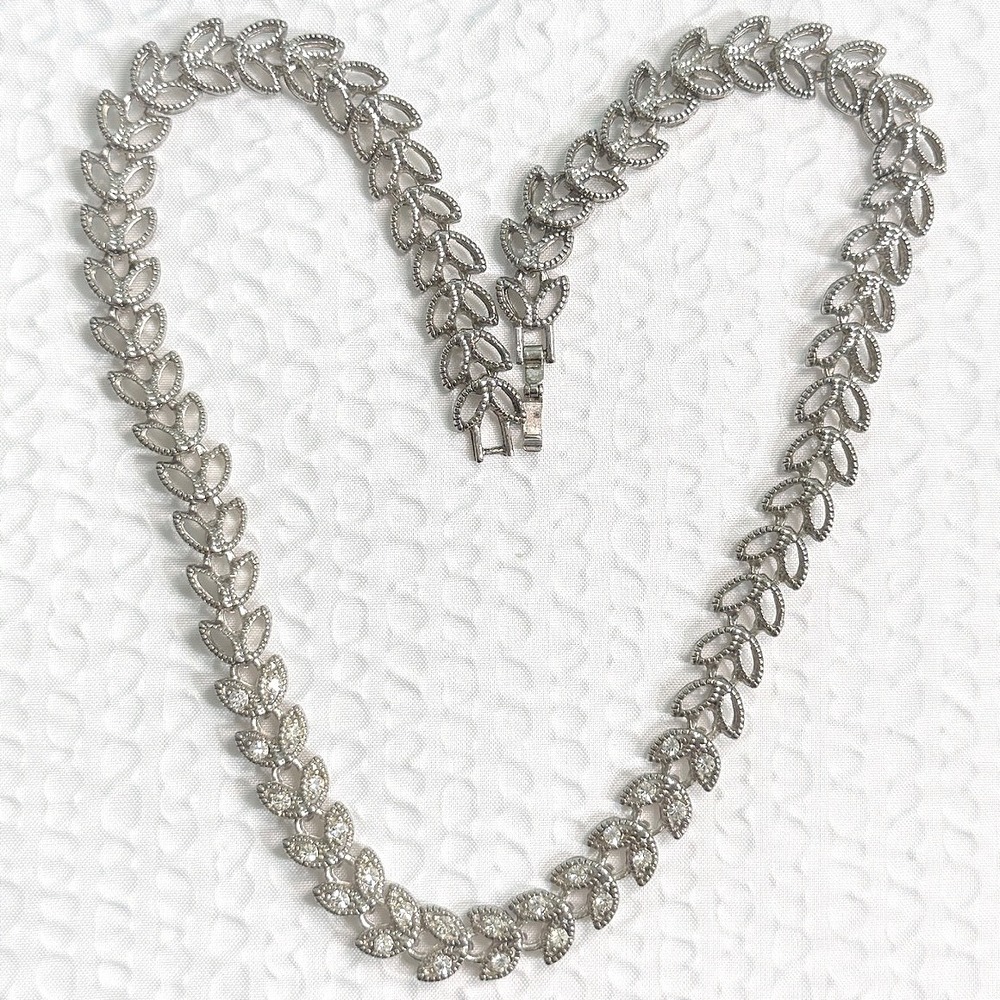 Leaf Link Necklace 17 in Rhinestones Silver Tone Elegant Vintage Style Jewelry